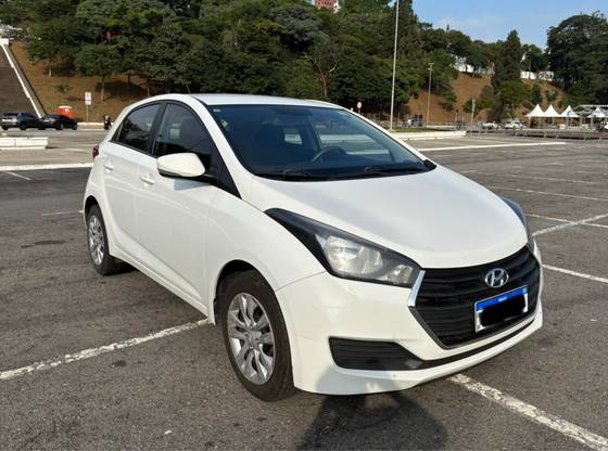 HYUNDAI HB20 1.6 COMFORT PLUS 16V FLEX 4P AUTOMÁTICO